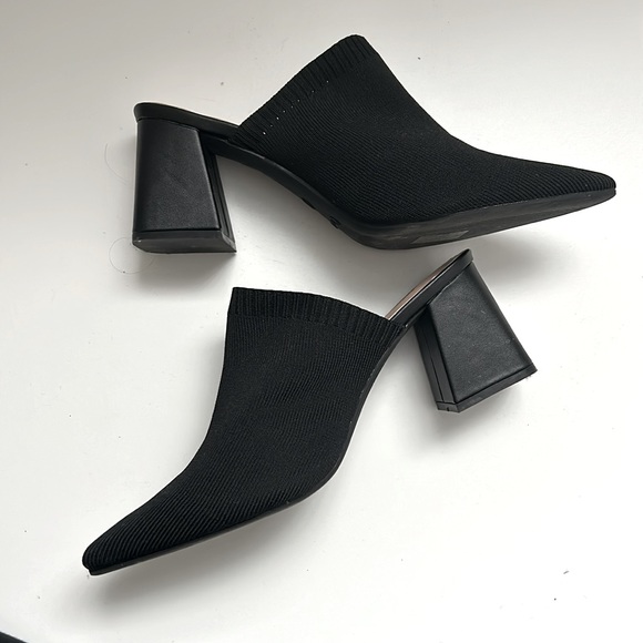 🖤Classy minimal stretchy fabric mules🖤 - Picture 2 of 4